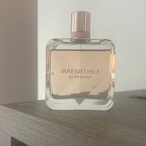 Givechy Irresistible Eau de parfum.